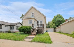 867 SHAWANO Avenue, GREEN BAY, WI 54303