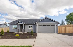 571 SW H Street, Madras, OR 97741