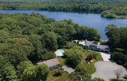 25 Mandys Pl, Swansea, MA 02777