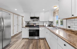 99 Moffitt Ave, Somerset, MA 02726