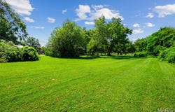 1625 Charbonier Road, Florissant, MO 63031