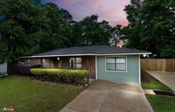 211 Locklear Ave, Longview, TX 75605