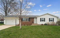 2201 Balsam Dr SW, Cedar Rapids, IA 52404
