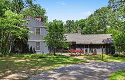385 Greentree Lane NE, Ada, MI 49301