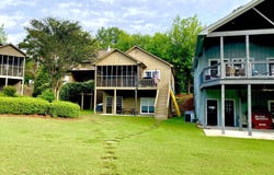 40 Honeysuckle Ln, Eclectic, AL 36024