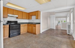 439 W Columbia Avenue, Battle Creek, MI 49015