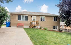 203 E 5th St, Dell Rapids, SD 57022-1609