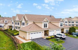 614 Lois Lane, Niskayuna, NY 12304