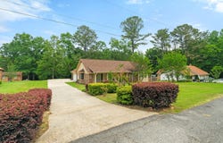 623 Cherry Ln., Laurel, MS 39440