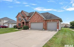 1600 E SPRUCE Street, Chatham, IL 62629