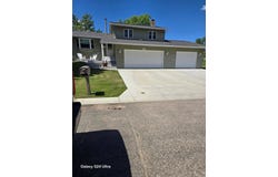 1615 NW Glacial Dr, Minot, ND 58703