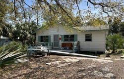 1226 Hawthorne Avenue, Cedar Key, FL 32625
