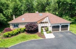 2381 GREENSWARD S, WARRINGTON, PA 18976