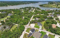 5114 Stoneridge Drive, Granbury, TX 76048