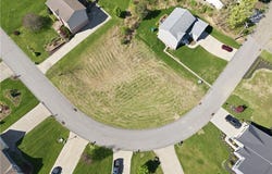 Heathcliffe Dr, Monaca, PA 15061