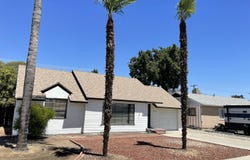 2616 W Iris Avenue, Visalia, CA 93277
