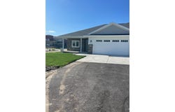 827 Vineyard Drive, Cambridge, WI 53523