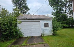 16 Riverdale Drive, Grand Island, NY 14072