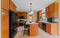 73 Lake Wobegon Drive, Canfield, OH 44406