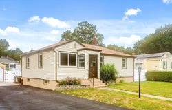25 Kinney Dr, Worcester, MA 01602