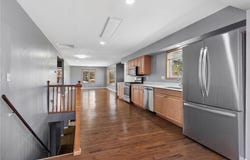 2121 Old County Road 34 Place, Burnsville, MN 55337