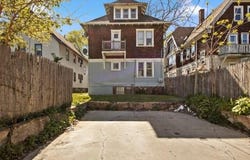2560 N 41st St, Milwaukee, WI 53210