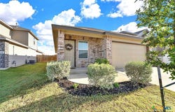 256 Middle Green Loop, Floresville, TX 78114