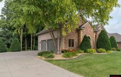204 Woodhill Court, Mankato, MN 56001