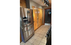 2020 Spalding Dr, Holdrege, NE 68949