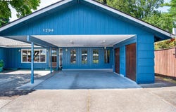 1294 SATRE St, Eugene, OR 97401