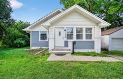 1728 Northwest Drive, Des Moines, IA 50310