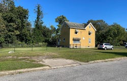 123 W BUCK STREET, PAULSBORO, NJ 08066