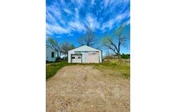 200 Cleveland Road, Chinook, MT 59523