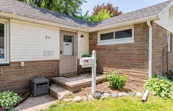 211 W South Street, Grand Ledge, MI 48837