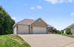 301 Prairie Rose Circle, Smithville, MO 64089