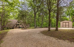 84 E Altdorf Drive, Innsbrook, MO 63390