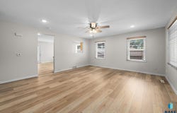 2720 S Summit Ave, Sioux Falls, SD 57105