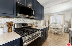 5726 Los Angeles St, Oakland, CA 94608