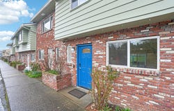 1302 NE HOGAN Dr, Gresham, OR 97030