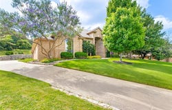 124 Cliffside Drive N, Burleson, TX 76028