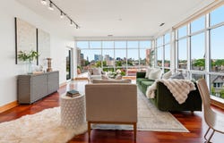 1550 E Royall Pl, Milwaukee, WI 53202