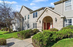 215 FOREST OAK Lane, HARRISBURG, PA 17110