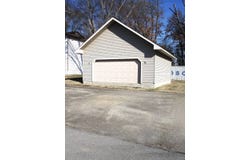 715 Old Orchard, Carmi, IL 62821