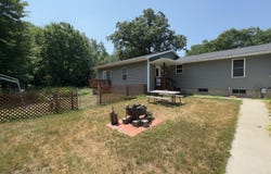 3855 E Sternberg Road, Fruitport, MI 49415