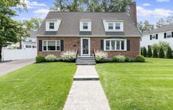 71 Sheffield Rd, Melrose, MA 02176