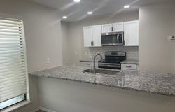 627 OAK PARK DR, Boerne, TX 78006-2928