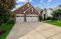 38 Heritage Pointe Circle, Fenton, MO 63026