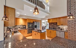 540 Ridgeway Drive, Aurora, OH 44202