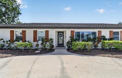 706 S OAKWOOD Avenue, BRANDON, FL 33511