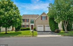 10857 HUNTER GATE WAY, RESTON, VA 20194